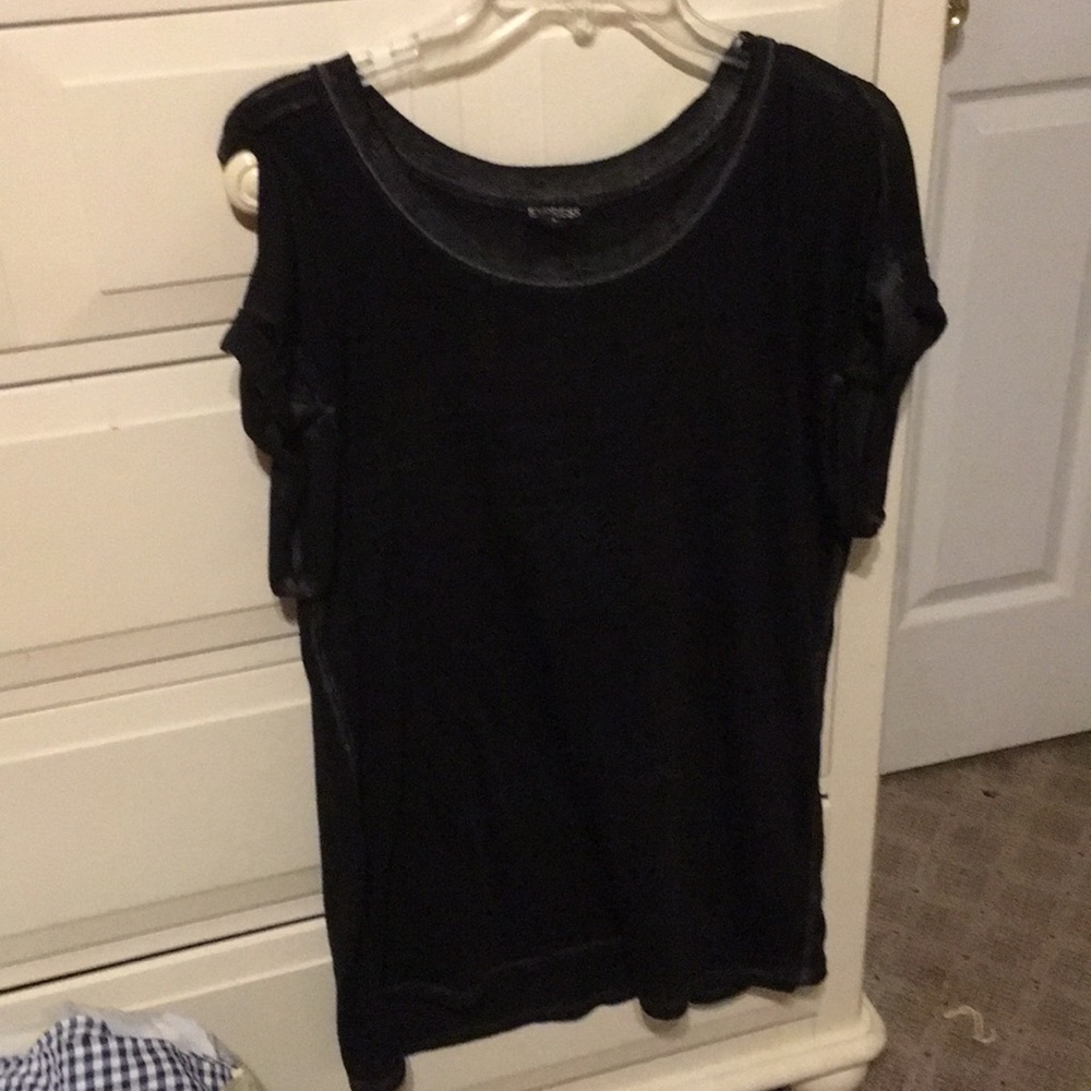 black tee